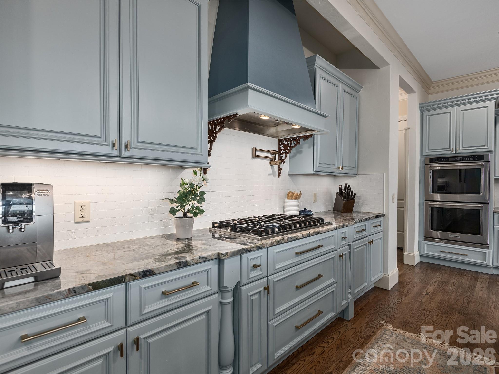 433 Coopers Hawk Drive — Asheville