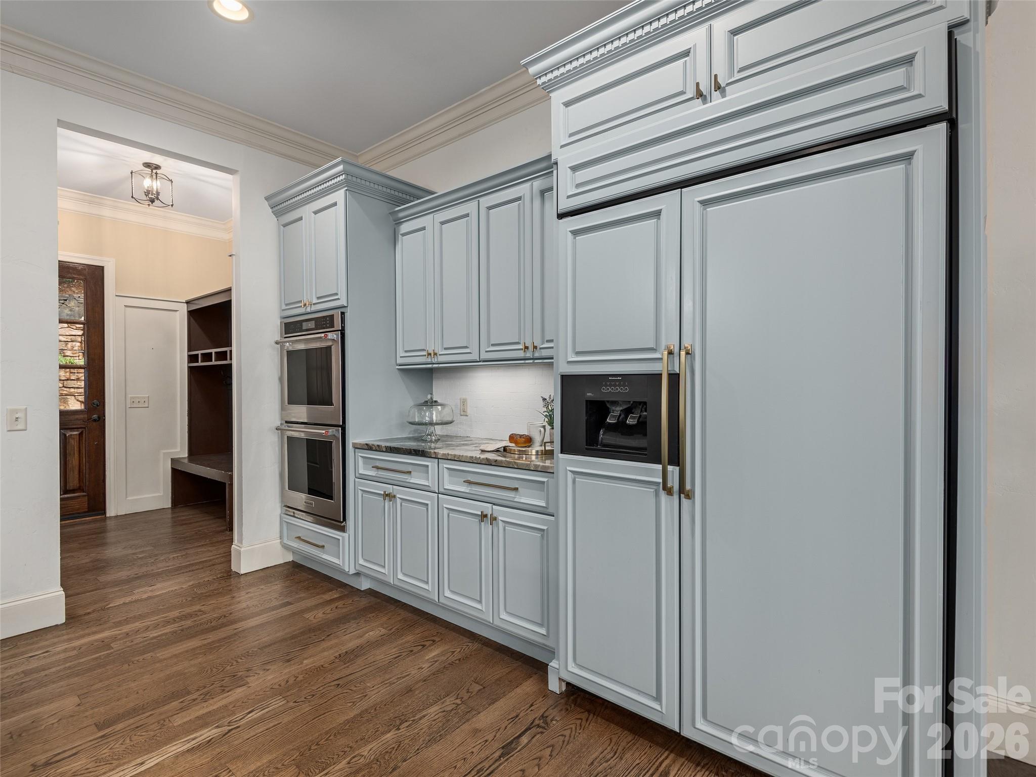 433 Coopers Hawk Drive — Asheville