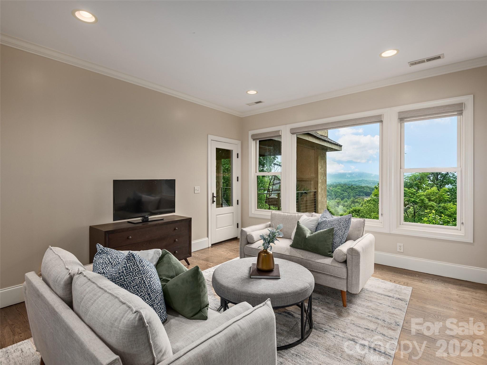 433 Coopers Hawk Drive — Asheville