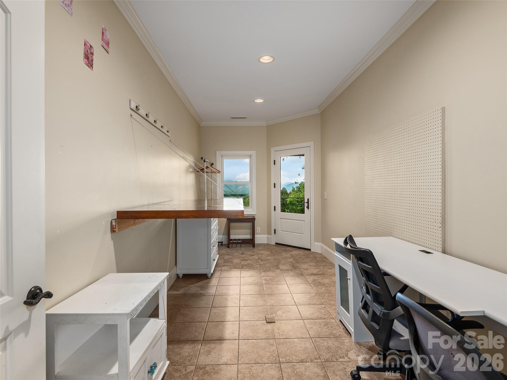 433 Coopers Hawk Drive — Asheville