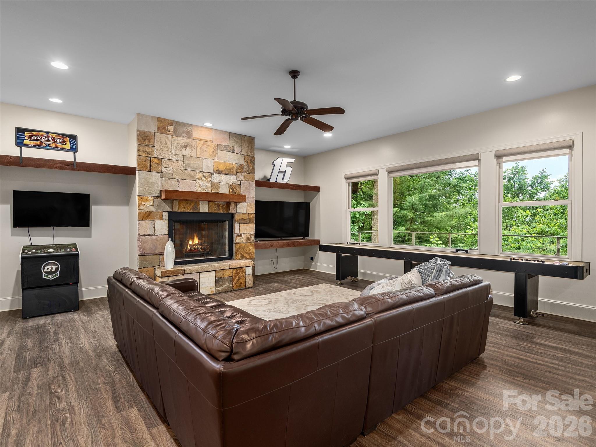 433 Coopers Hawk Drive — Asheville