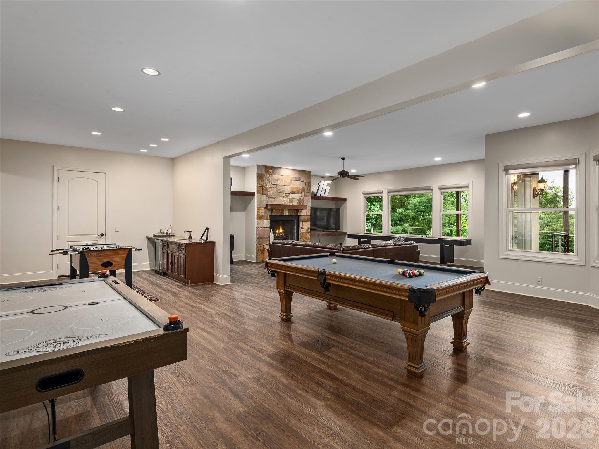 433 Coopers Hawk Drive — Asheville