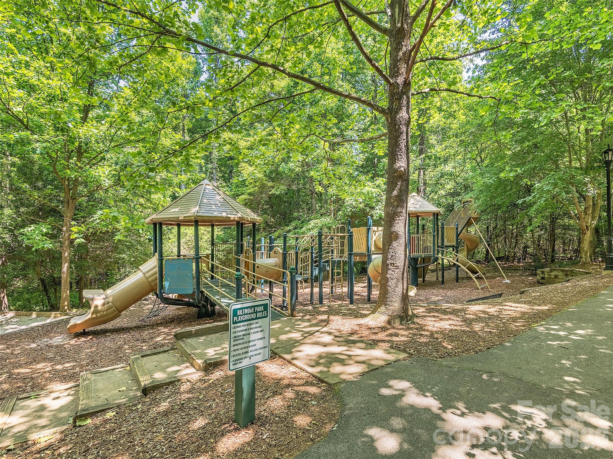 433 Coopers Hawk Drive — Asheville