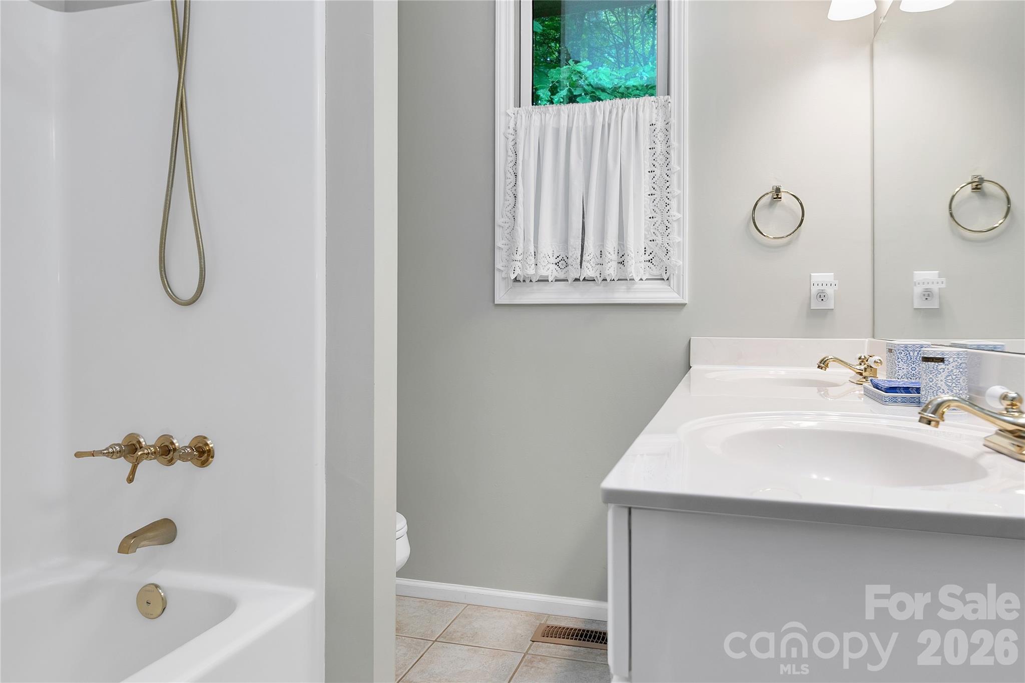 154 Chestnut Lane — Cedar Mountain