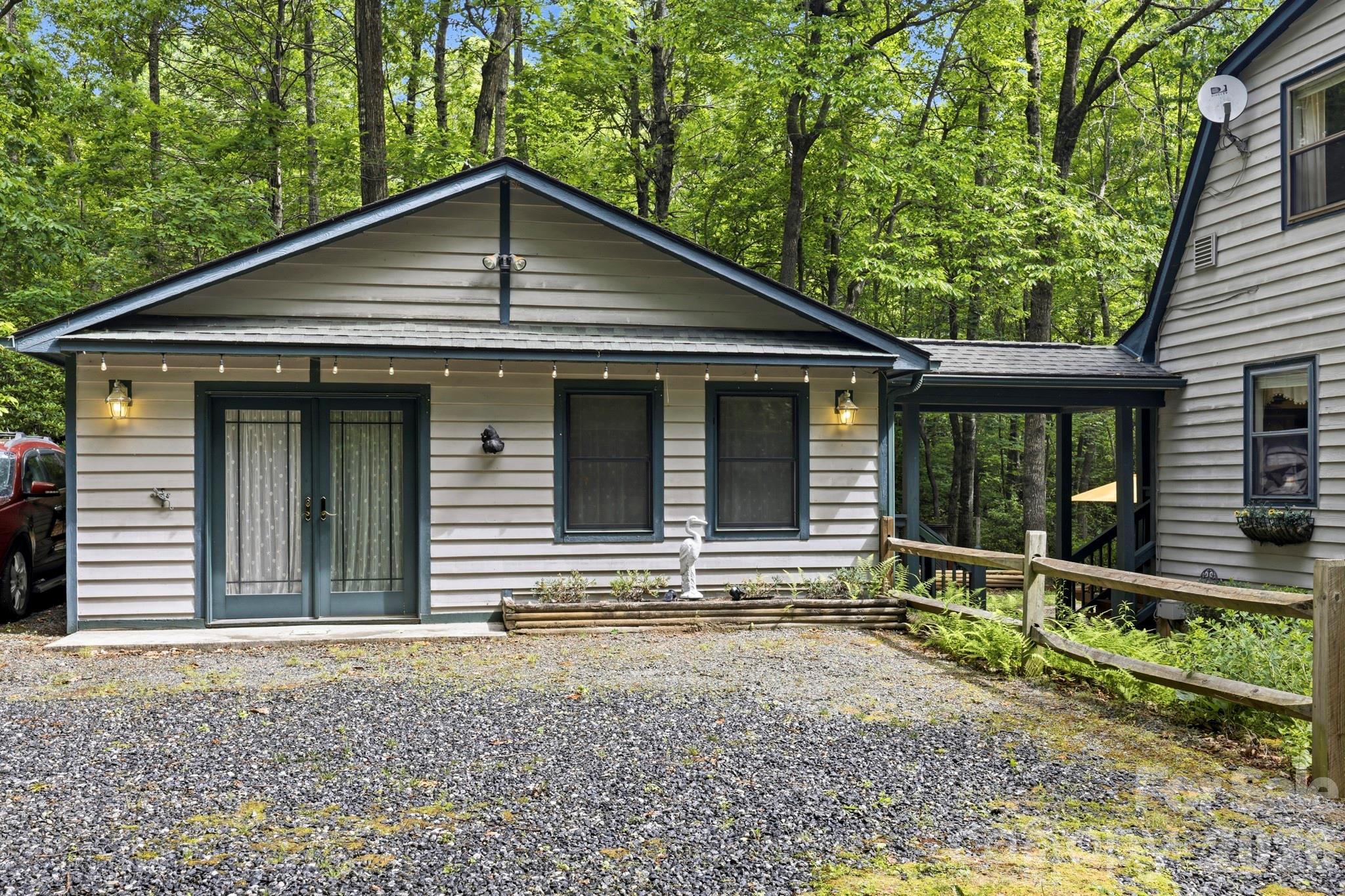 37 Pine Bluff Road — Hendersonville