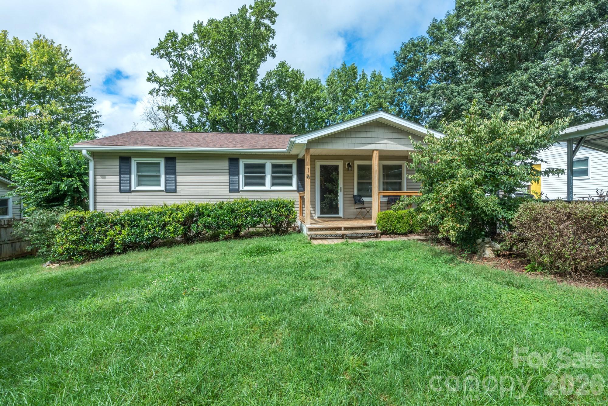 16 Oakley Dogwood Drive — Asheville
