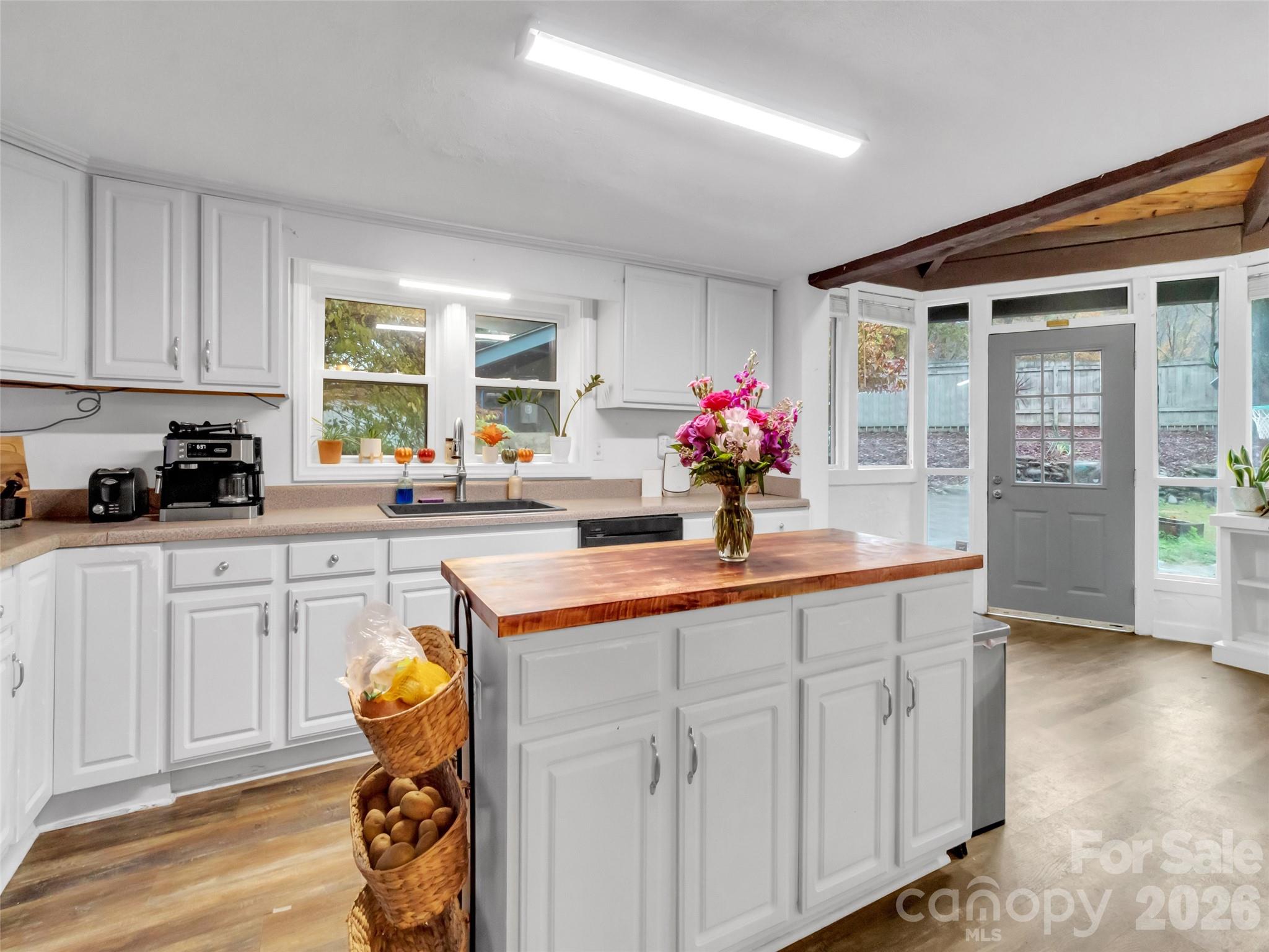 126 Arrowwood Way — Canton