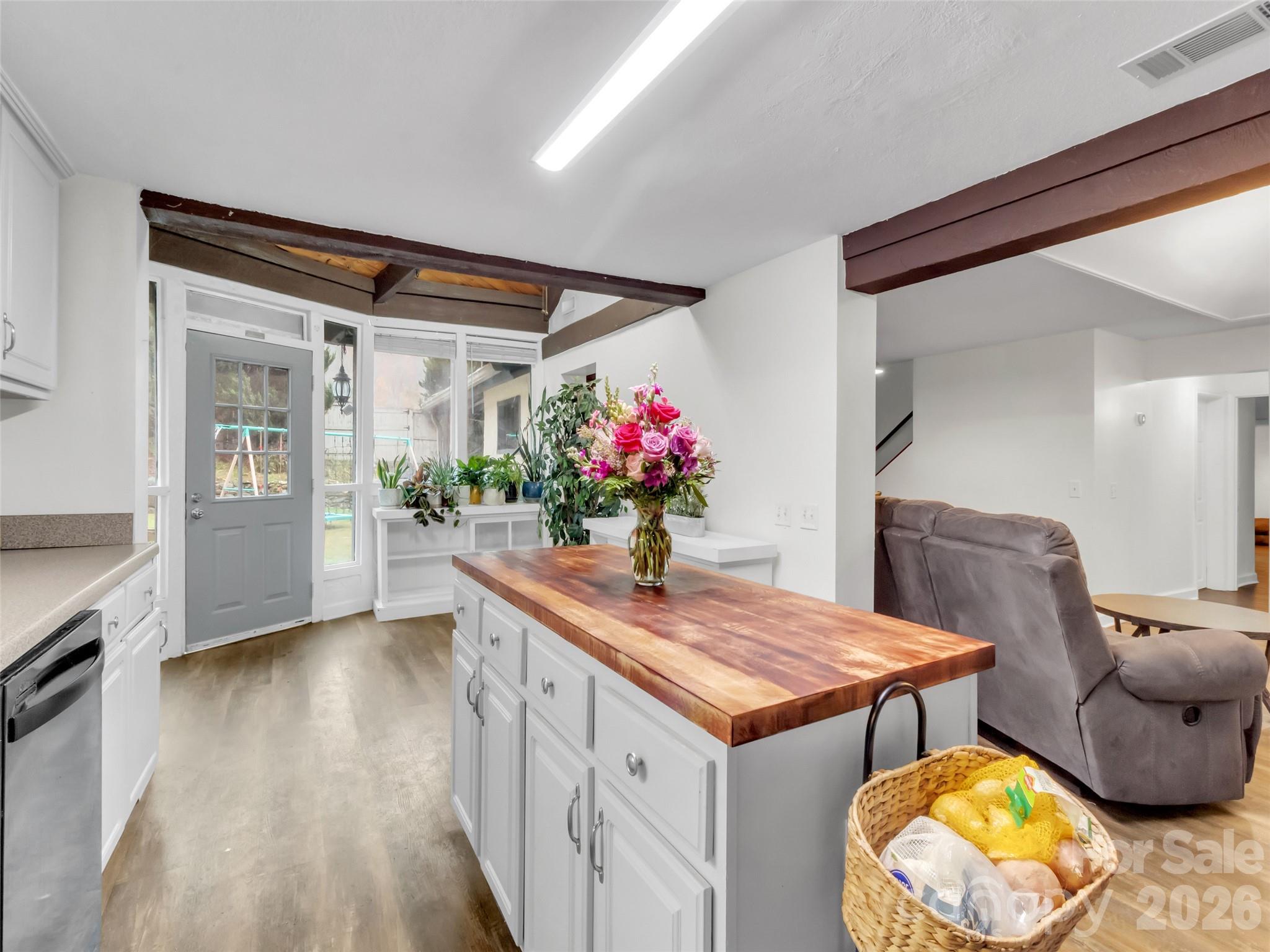 126 Arrowwood Way — Canton