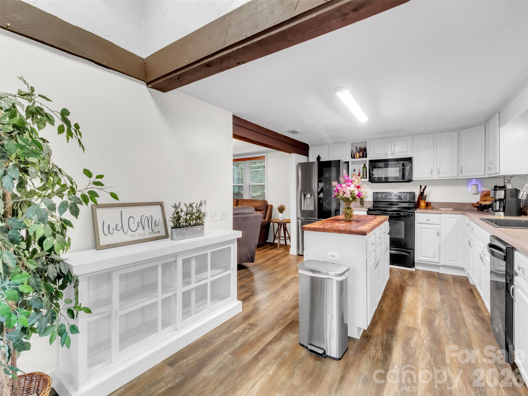 126 Arrowwood Way — Canton