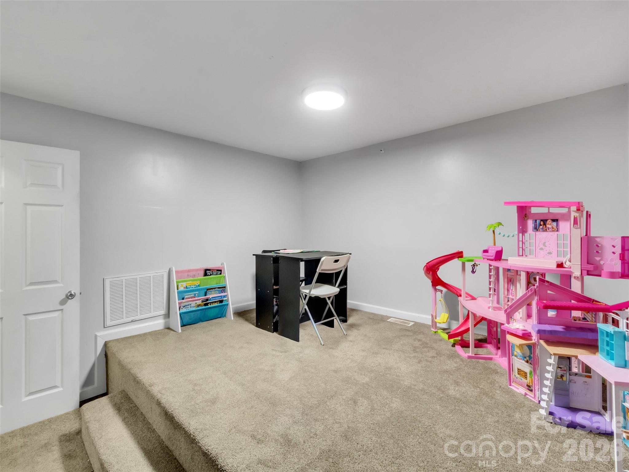 126 Arrowwood Way — Canton