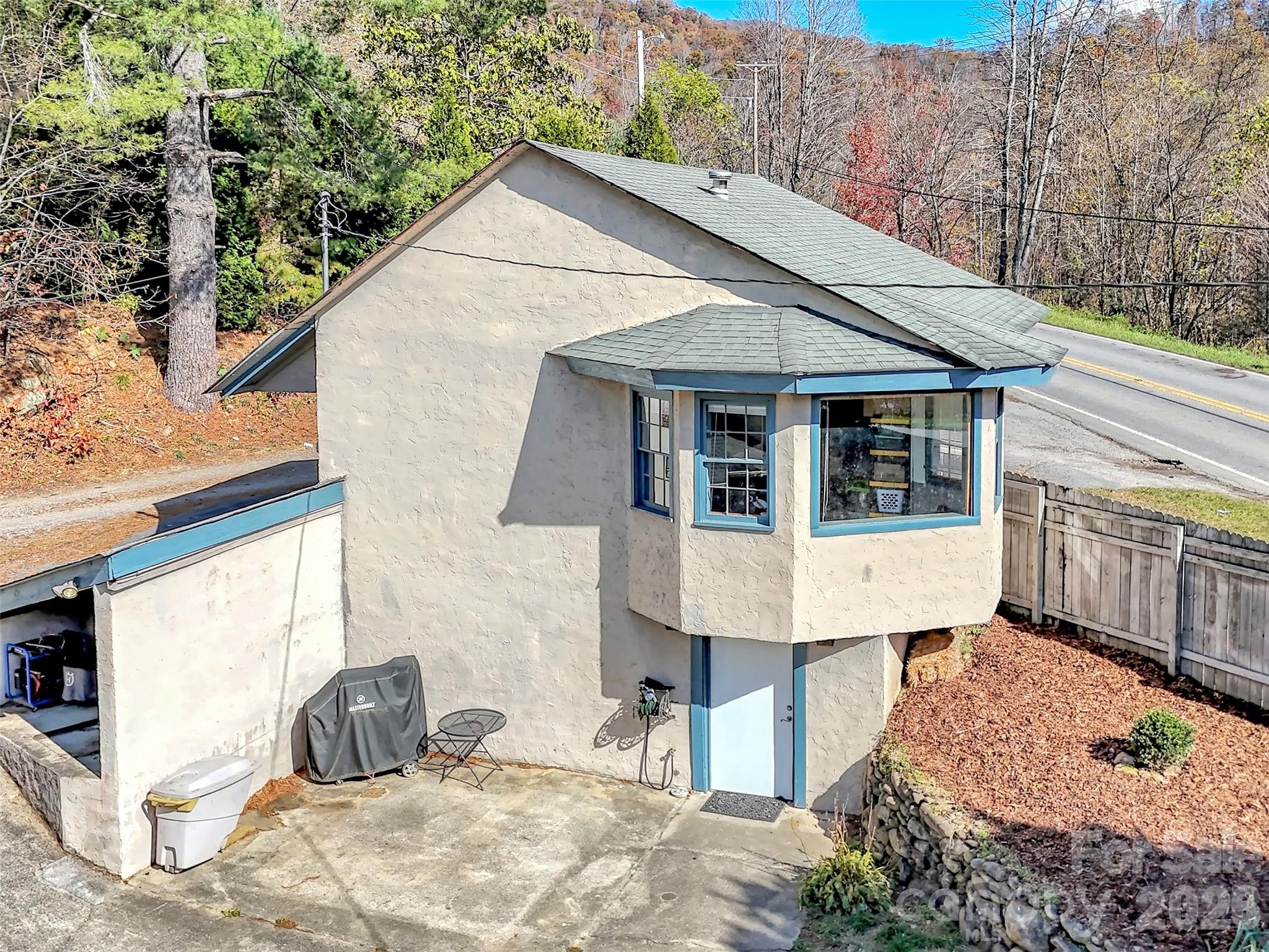 126 Arrowwood Way — Canton