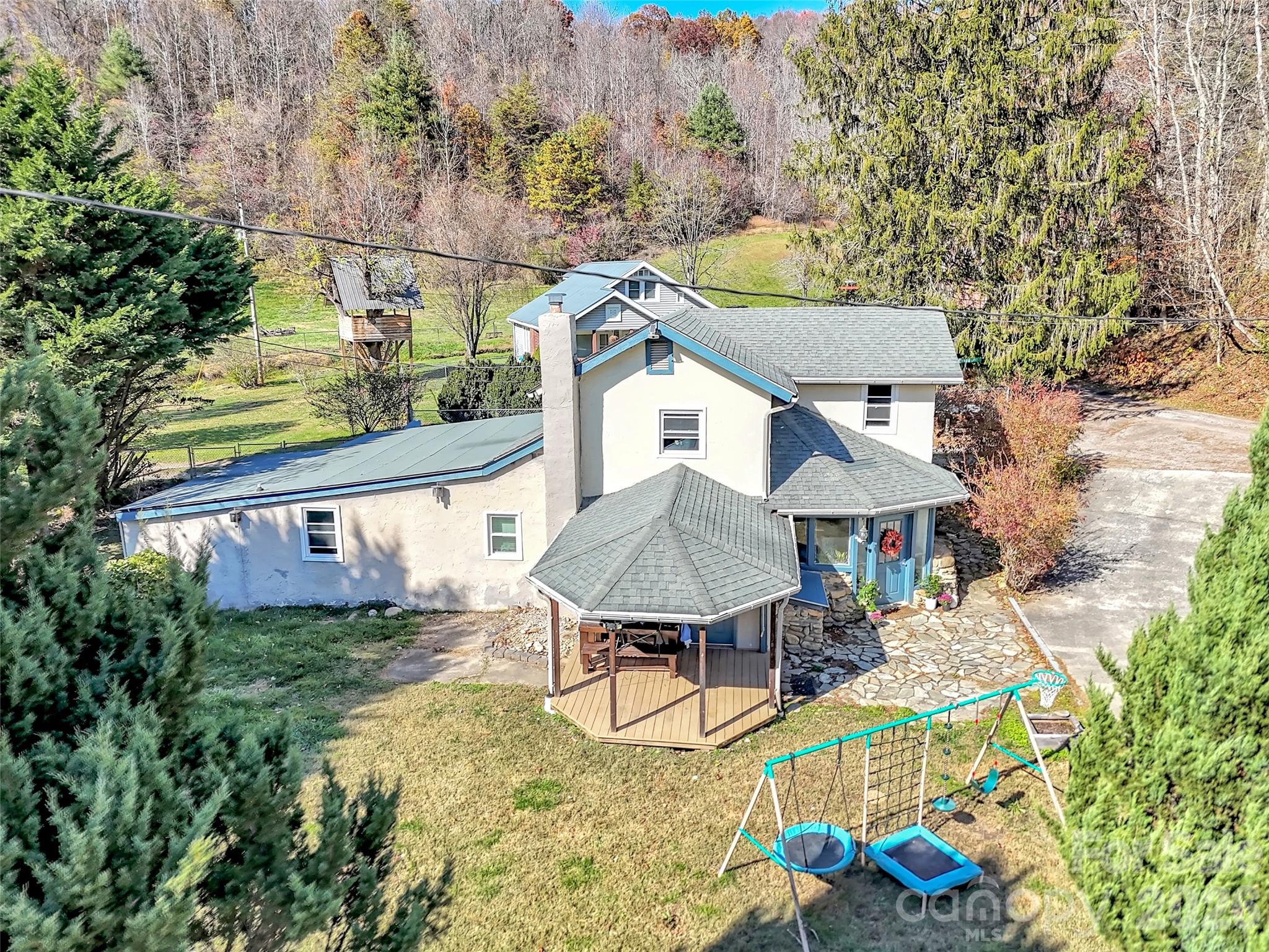 126 Arrowwood Way — Canton