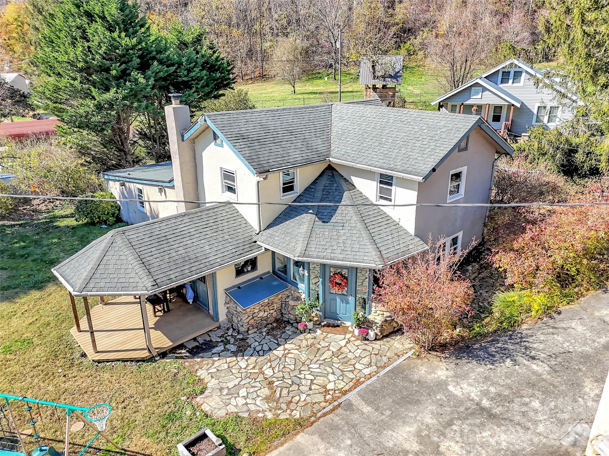 126 Arrowwood Way — Canton