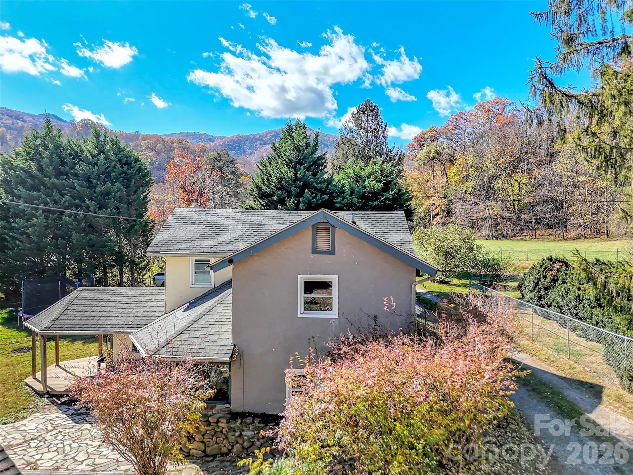 126 Arrowwood Way — Canton