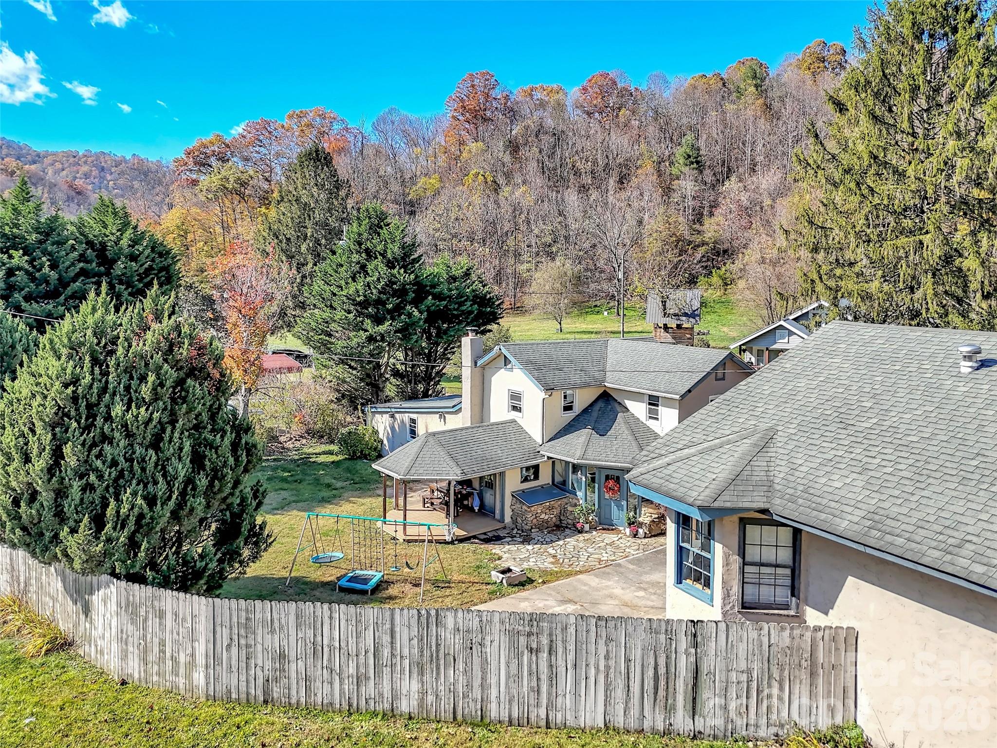 126 Arrowwood Way — Canton