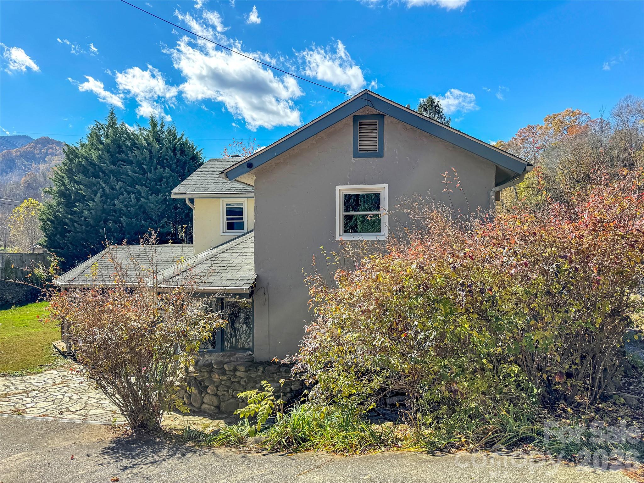 126 Arrowwood Way — Canton