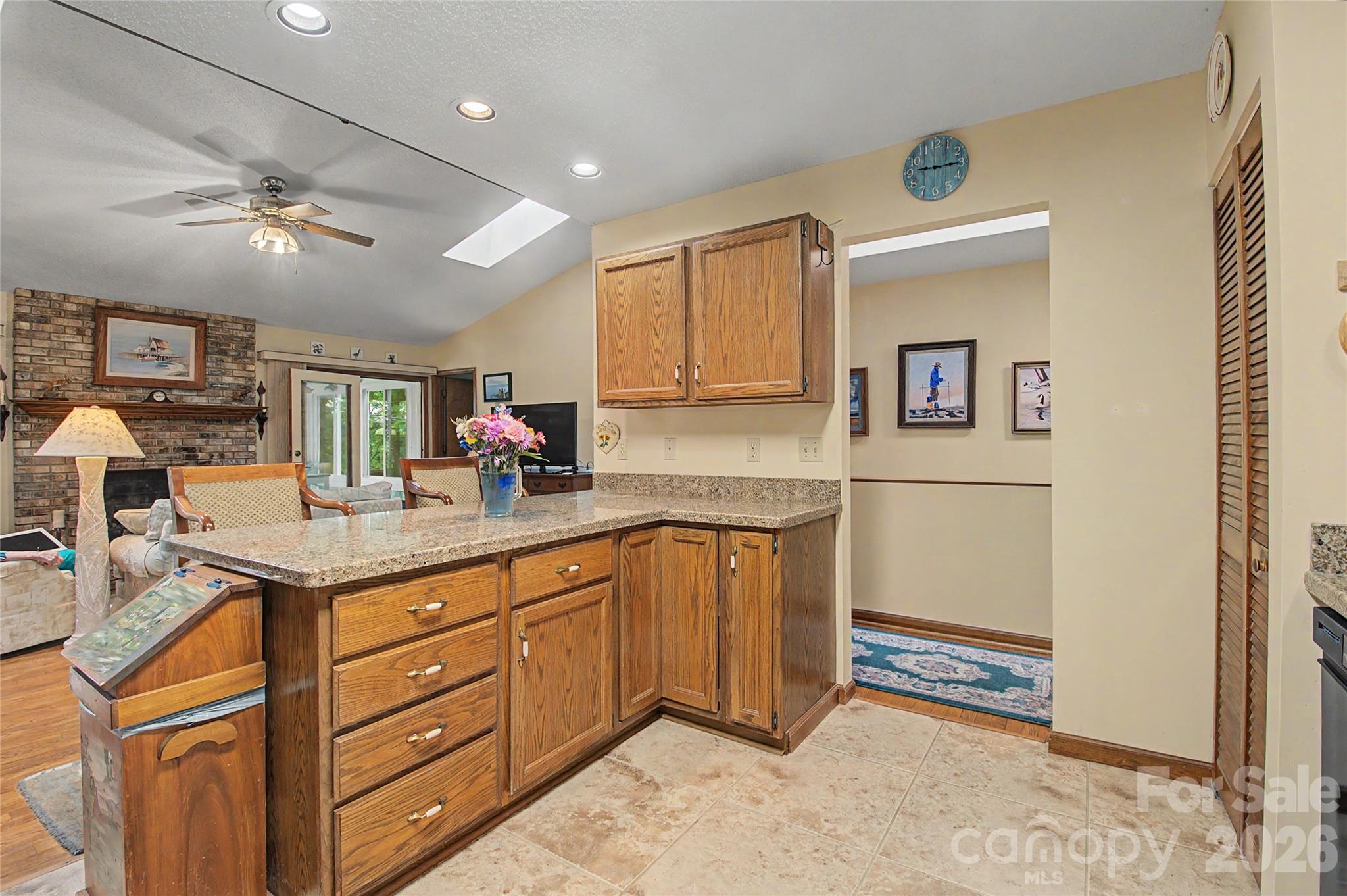 383 Ravenwood Lane — Horse Shoe