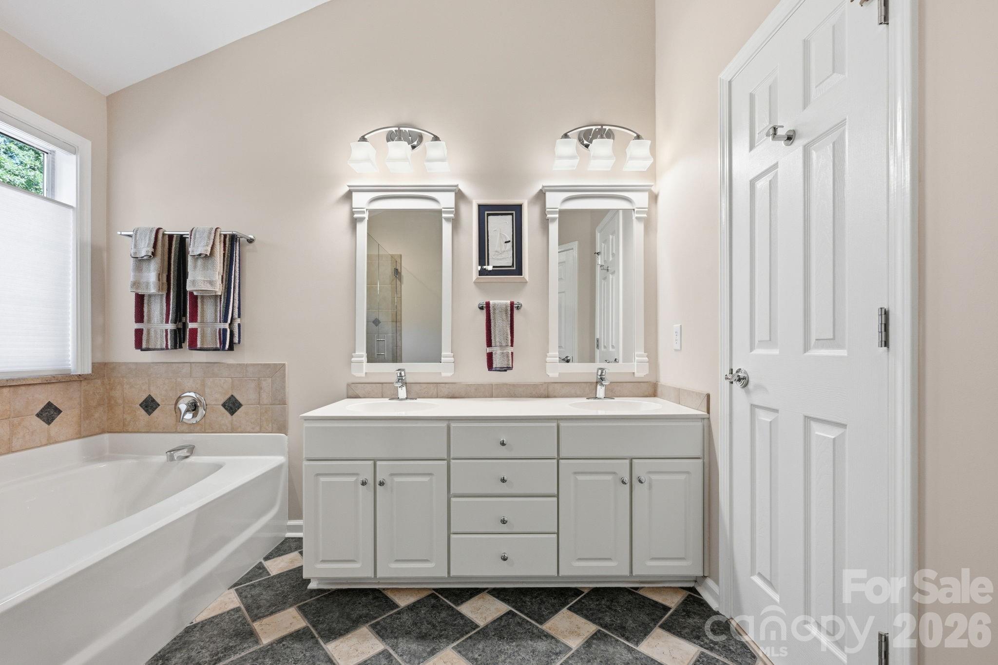 5910 Chinquapin Court — Charlotte