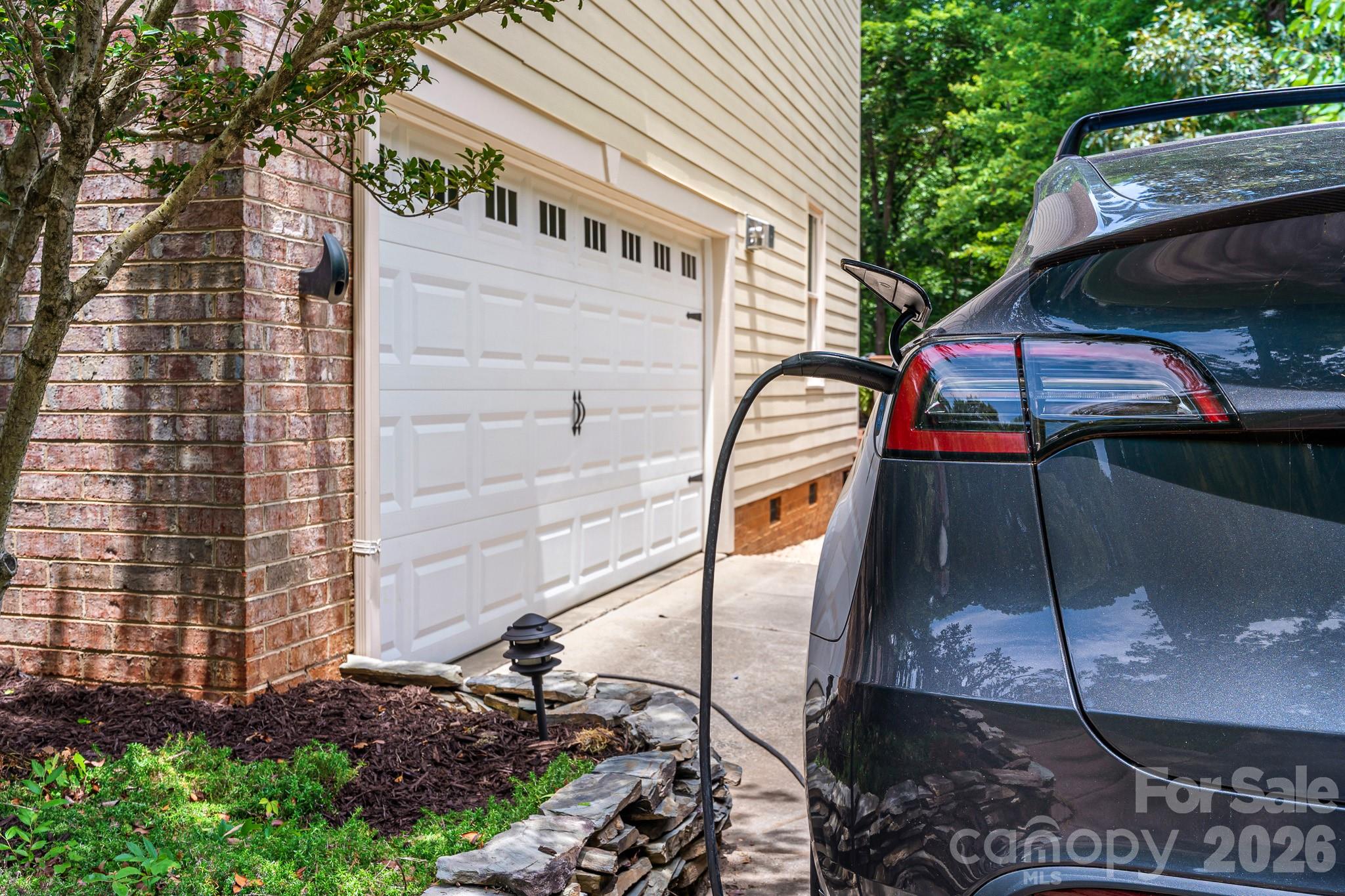 1209 High Brook Drive — Waxhaw
