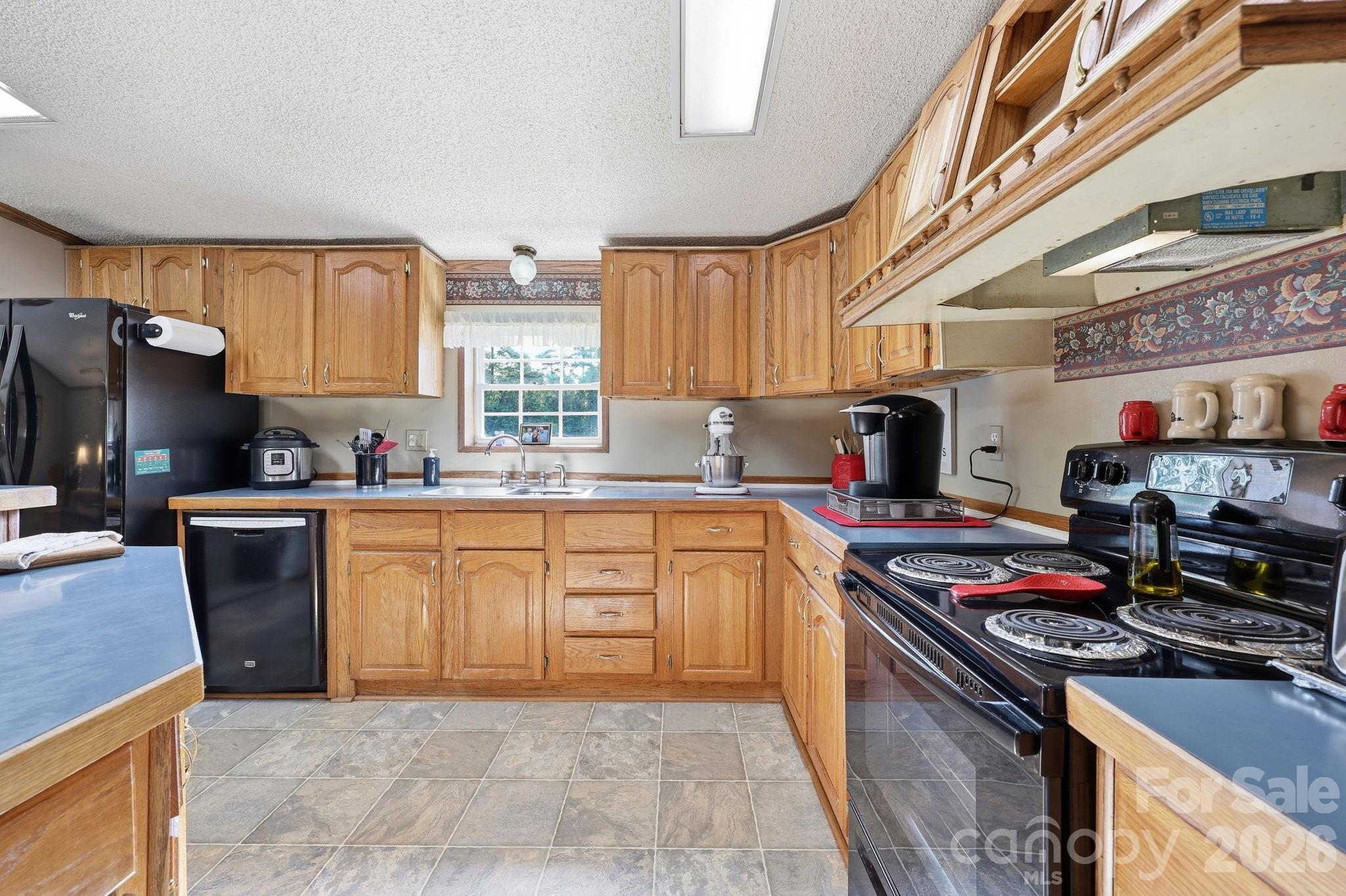 165 Grand Oaks Drive — Rockwell