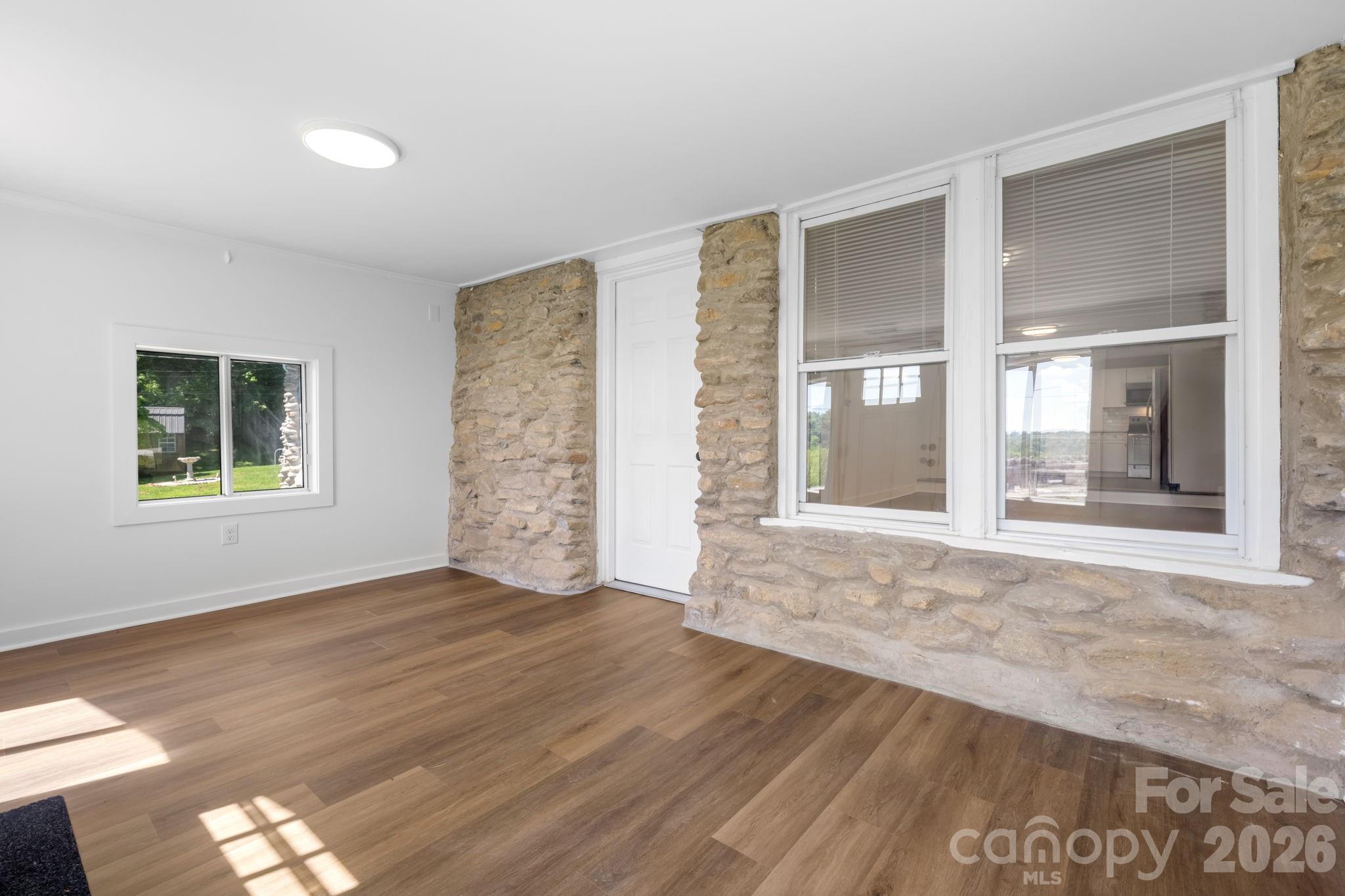 65 McDowell Street — Old Fort
