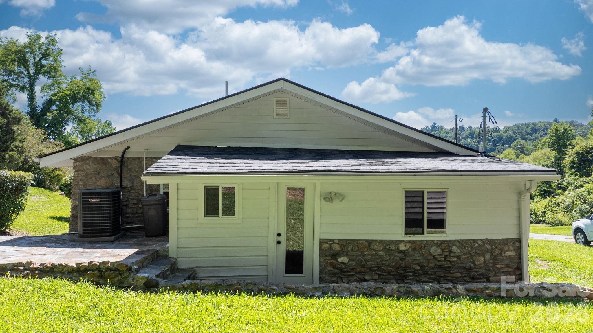 65 McDowell Street — Old Fort