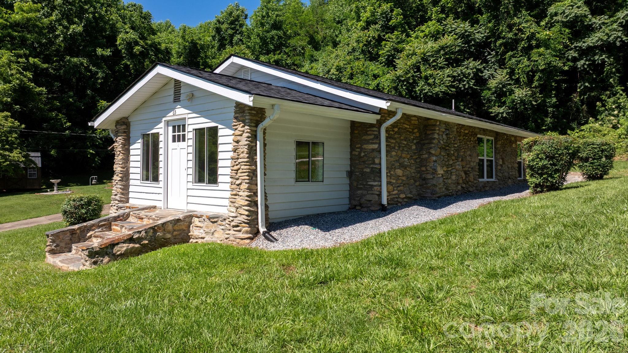 65 McDowell Street — Old Fort