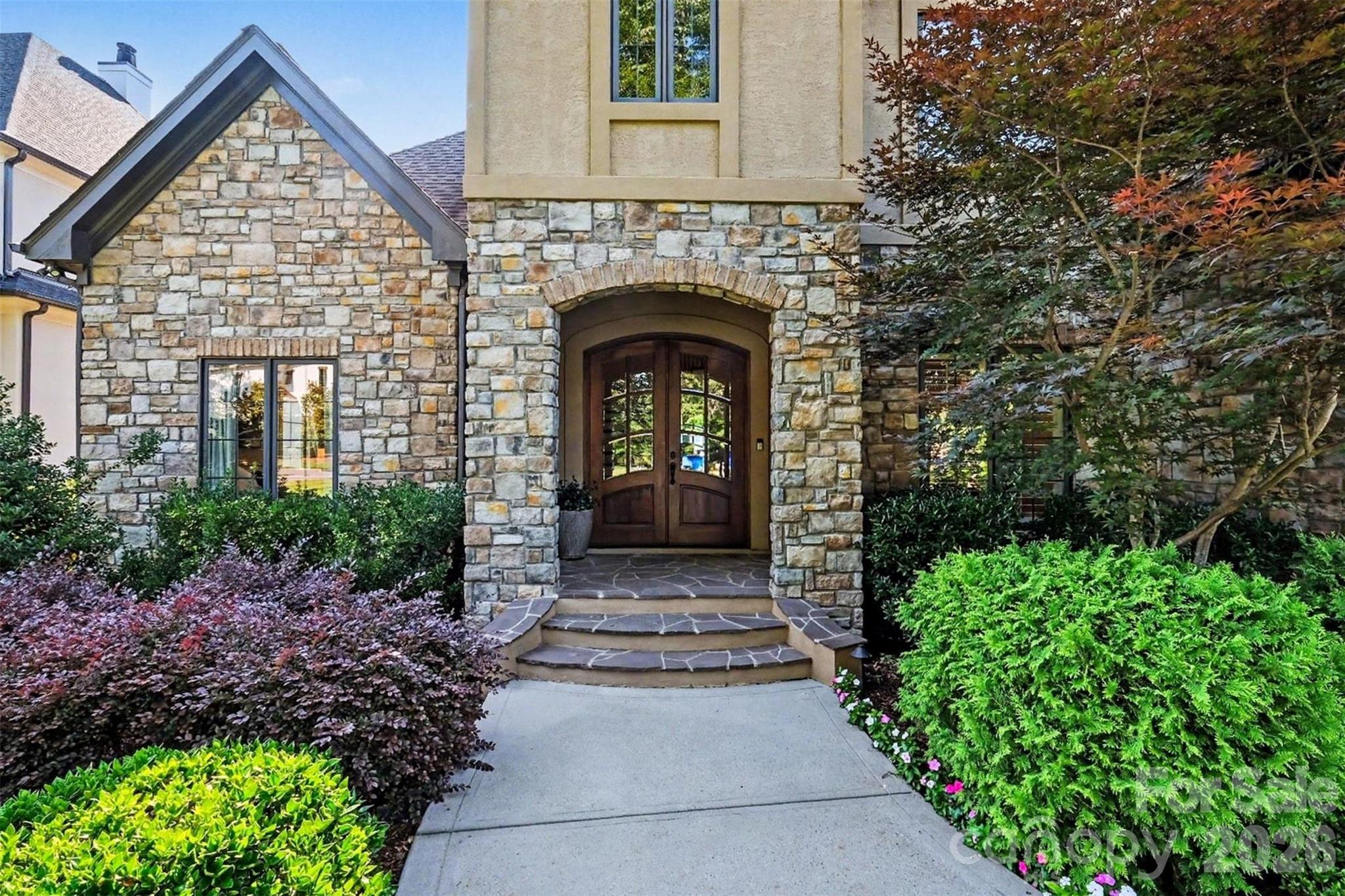 8000 Skye Lochs Drive — Waxhaw