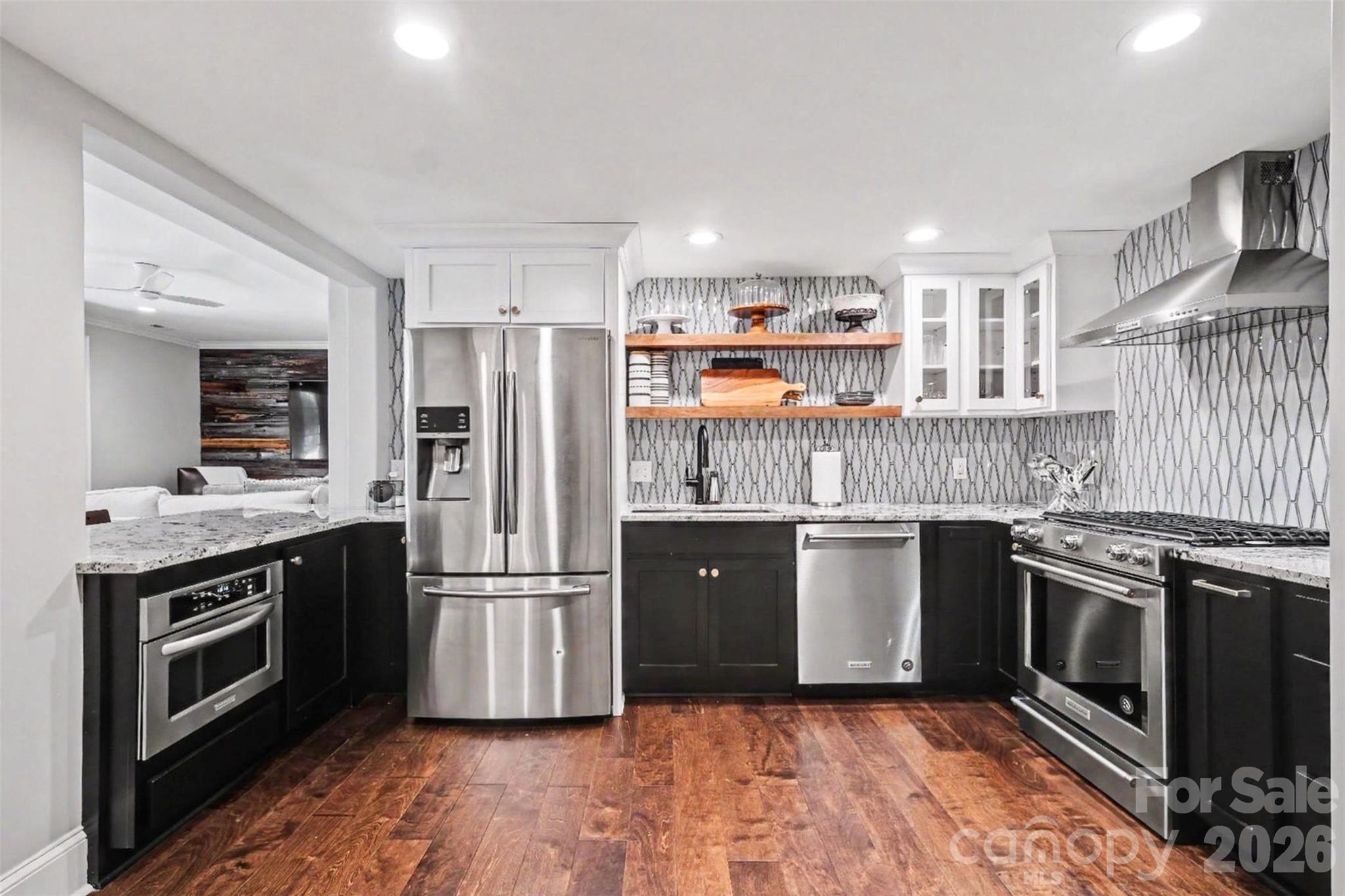 8000 Skye Lochs Drive — Waxhaw