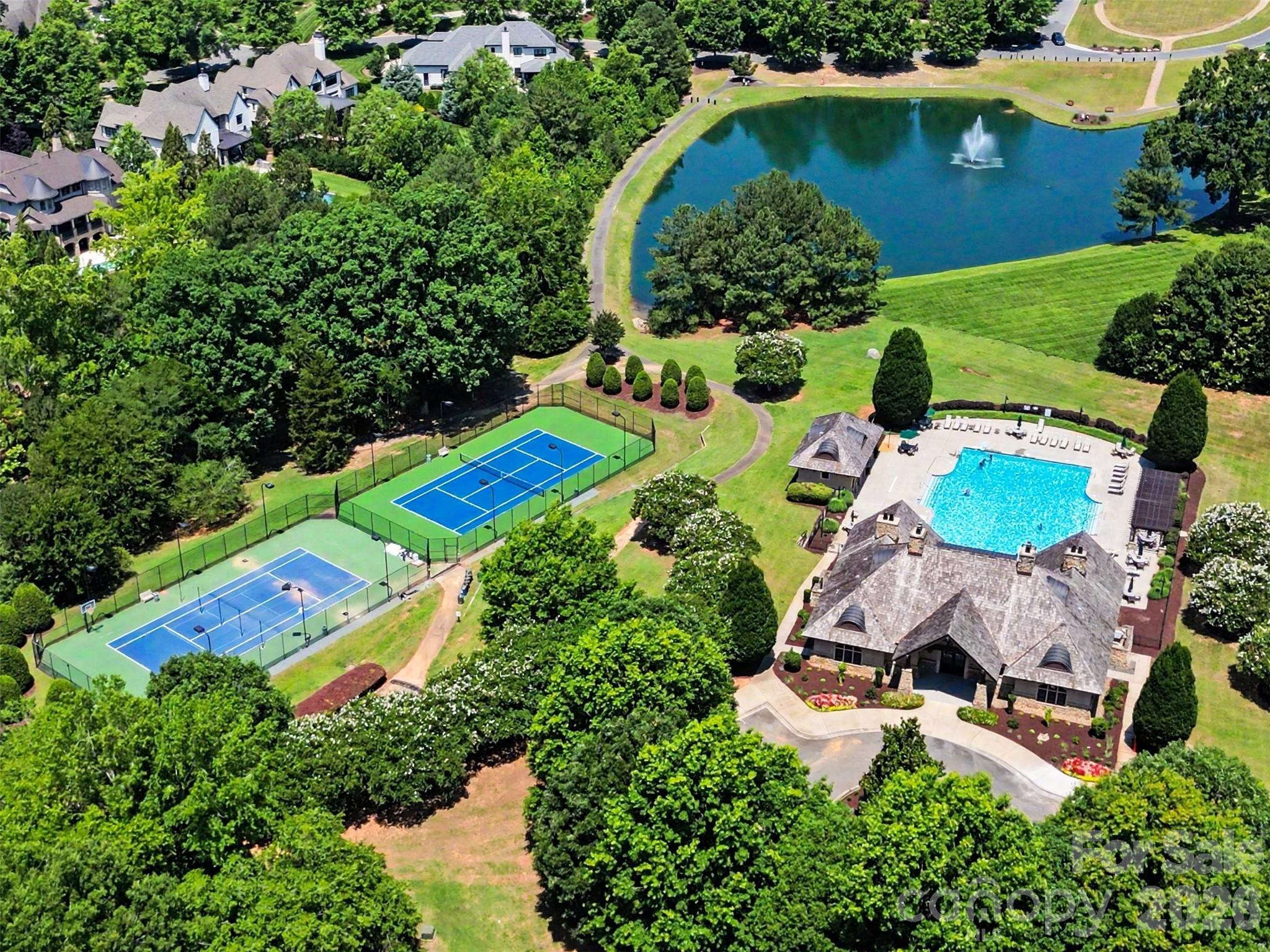 8000 Skye Lochs Drive — Waxhaw