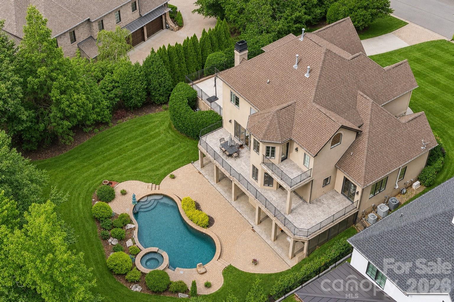 8000 Skye Lochs Drive — Waxhaw