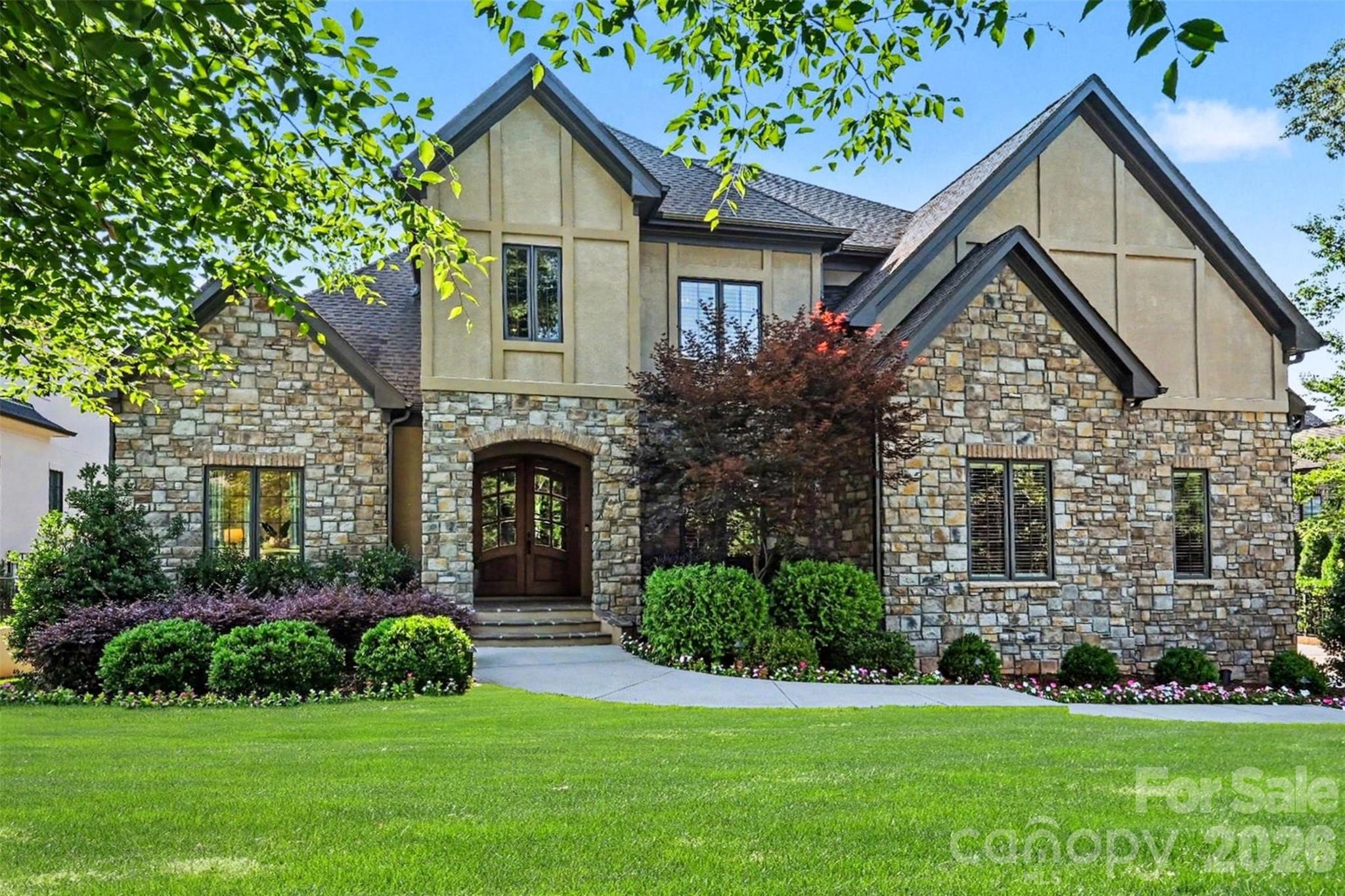 8000 Skye Lochs Drive — Waxhaw