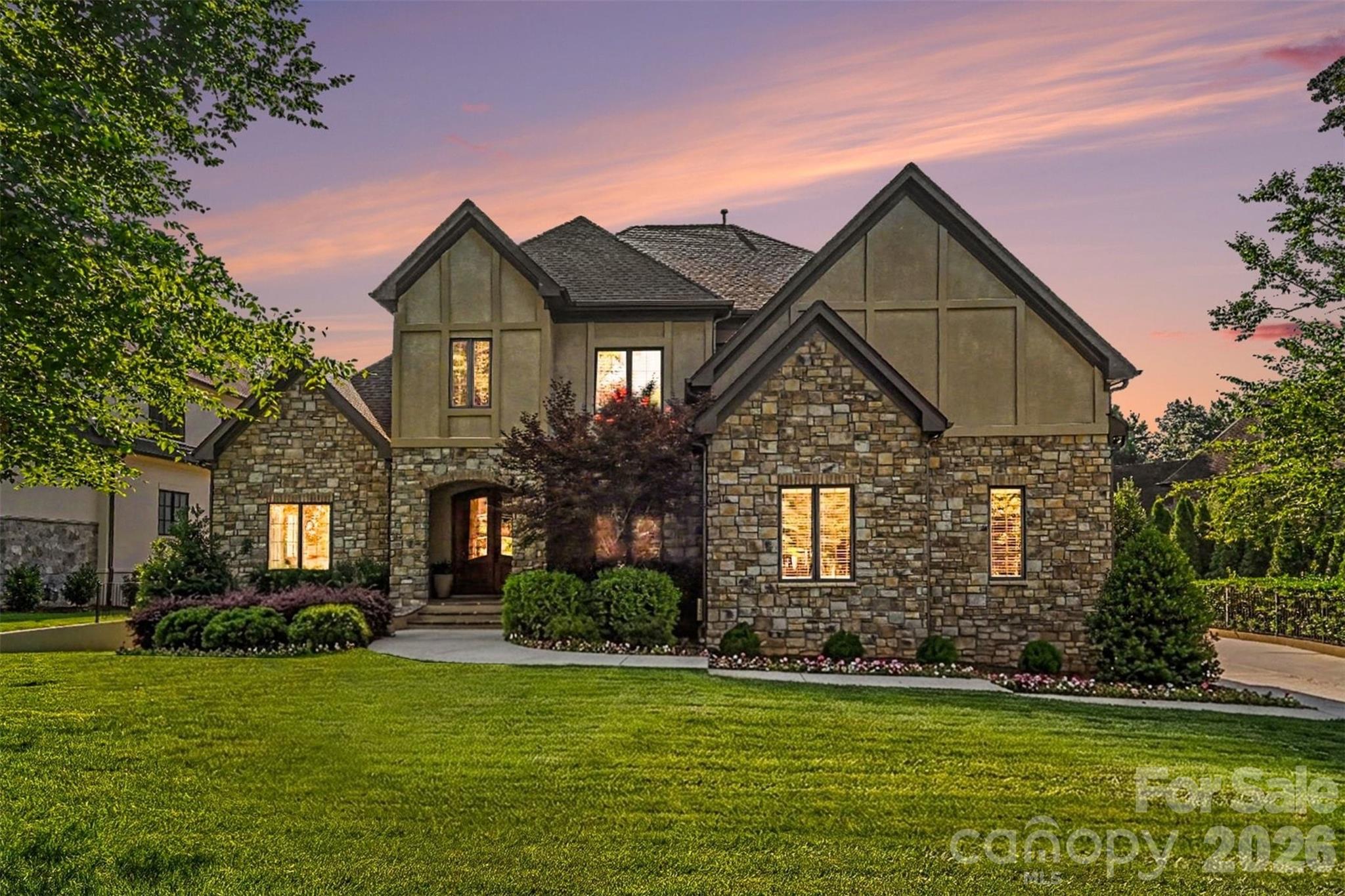 8000 Skye Lochs Drive — Waxhaw