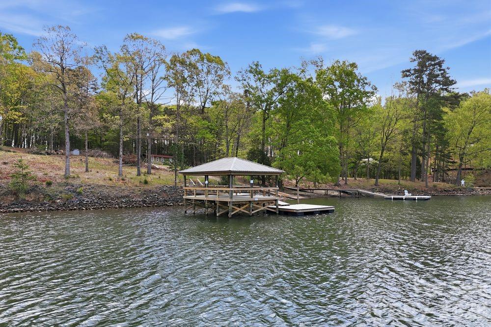 21229 Lake Run Drive — Charlotte