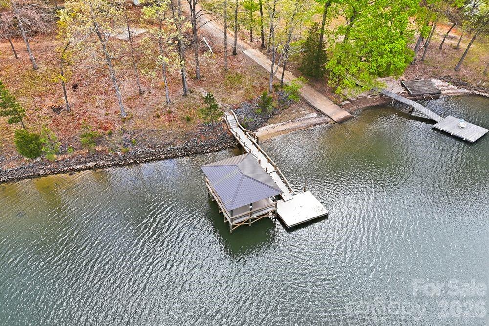 21229 Lake Run Drive — Charlotte