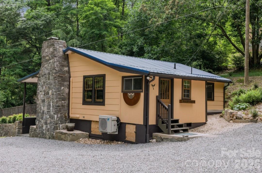 168 Avondale Road — Asheville