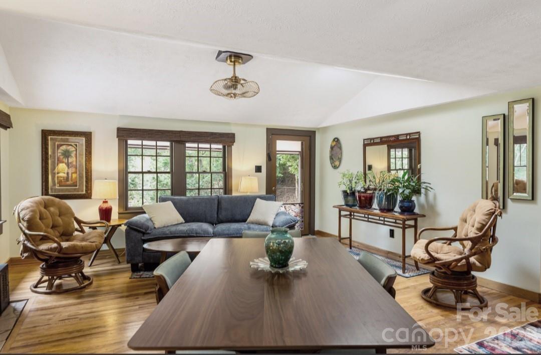 168 Avondale Road — Asheville