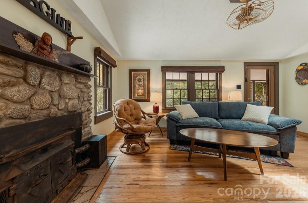 168 Avondale Road — Asheville