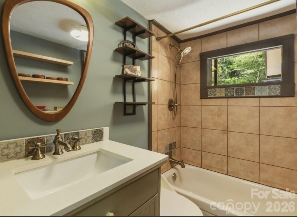 168 Avondale Road — Asheville
