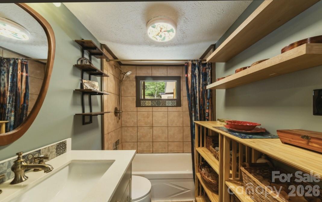 168 Avondale Road — Asheville