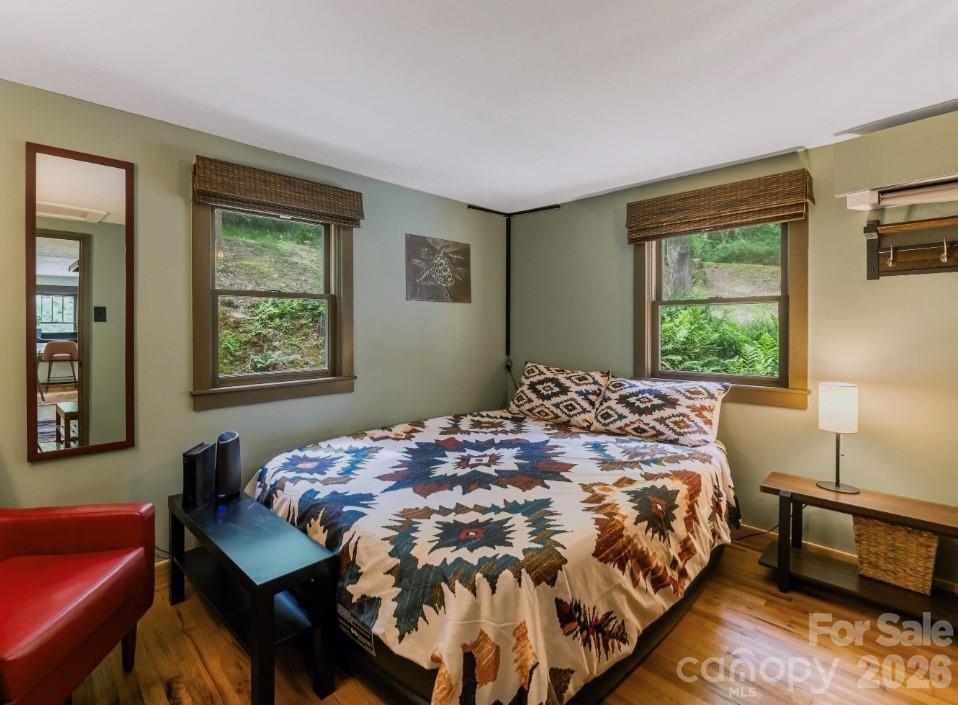 168 Avondale Road — Asheville