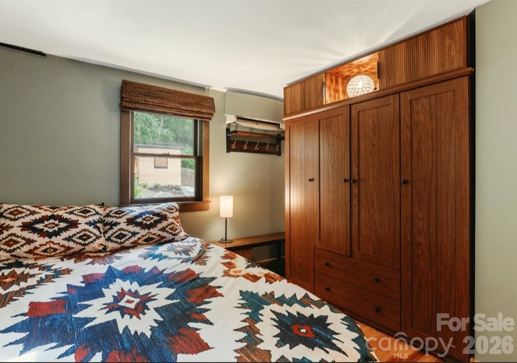 168 Avondale Road — Asheville
