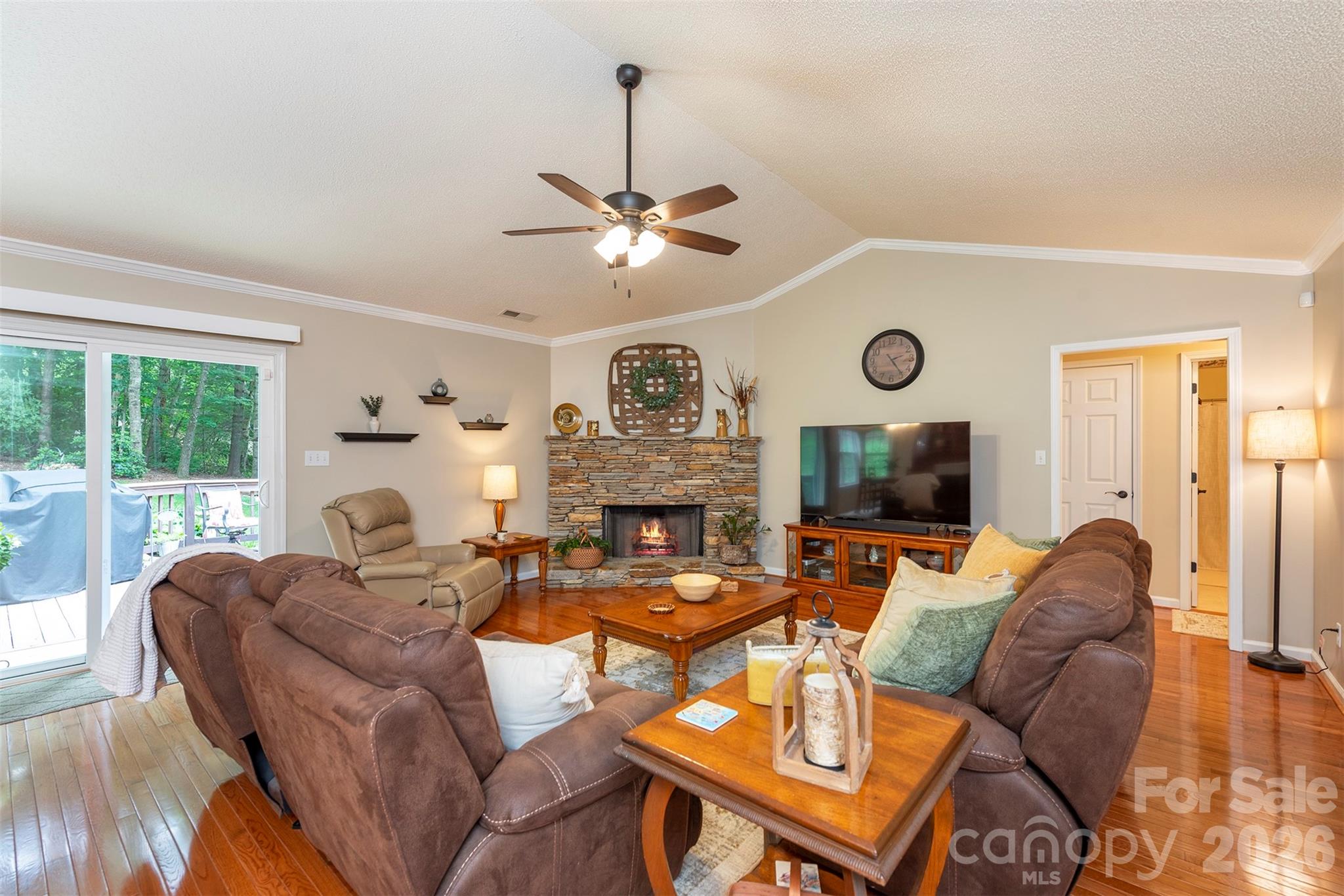 8 Shadowbrook Drive — Weaverville