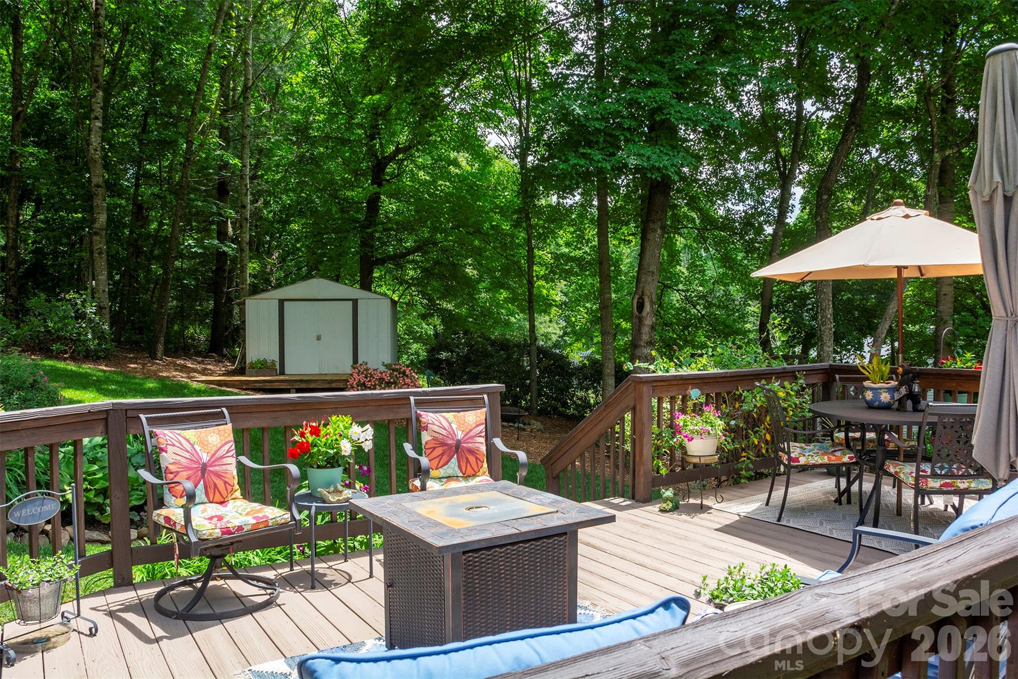 8 Shadowbrook Drive — Weaverville