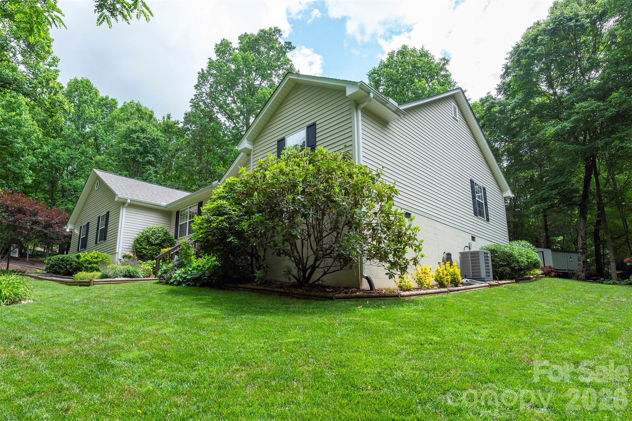 8 Shadowbrook Drive — Weaverville