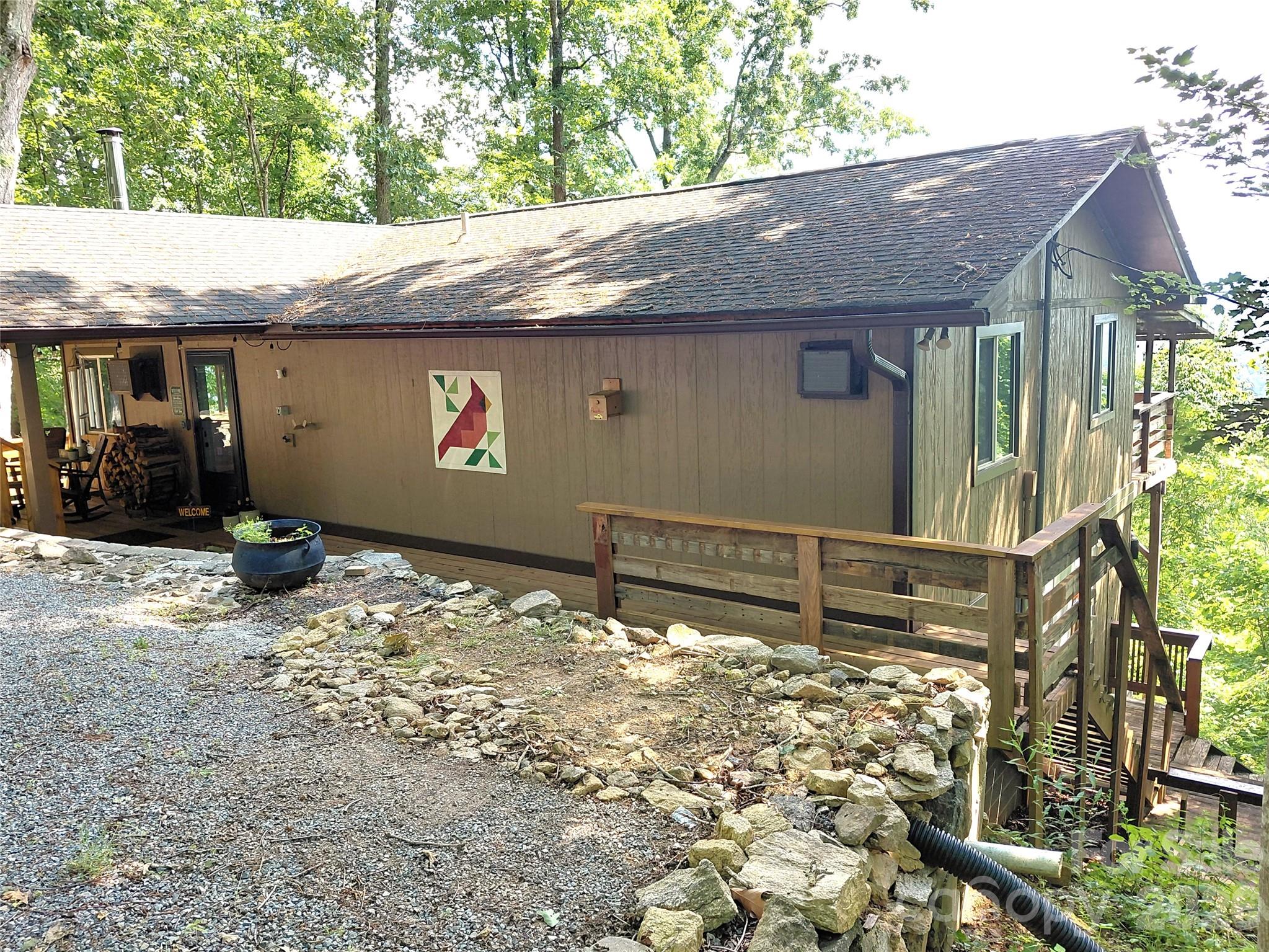 314 Blackberry Lane — Clyde