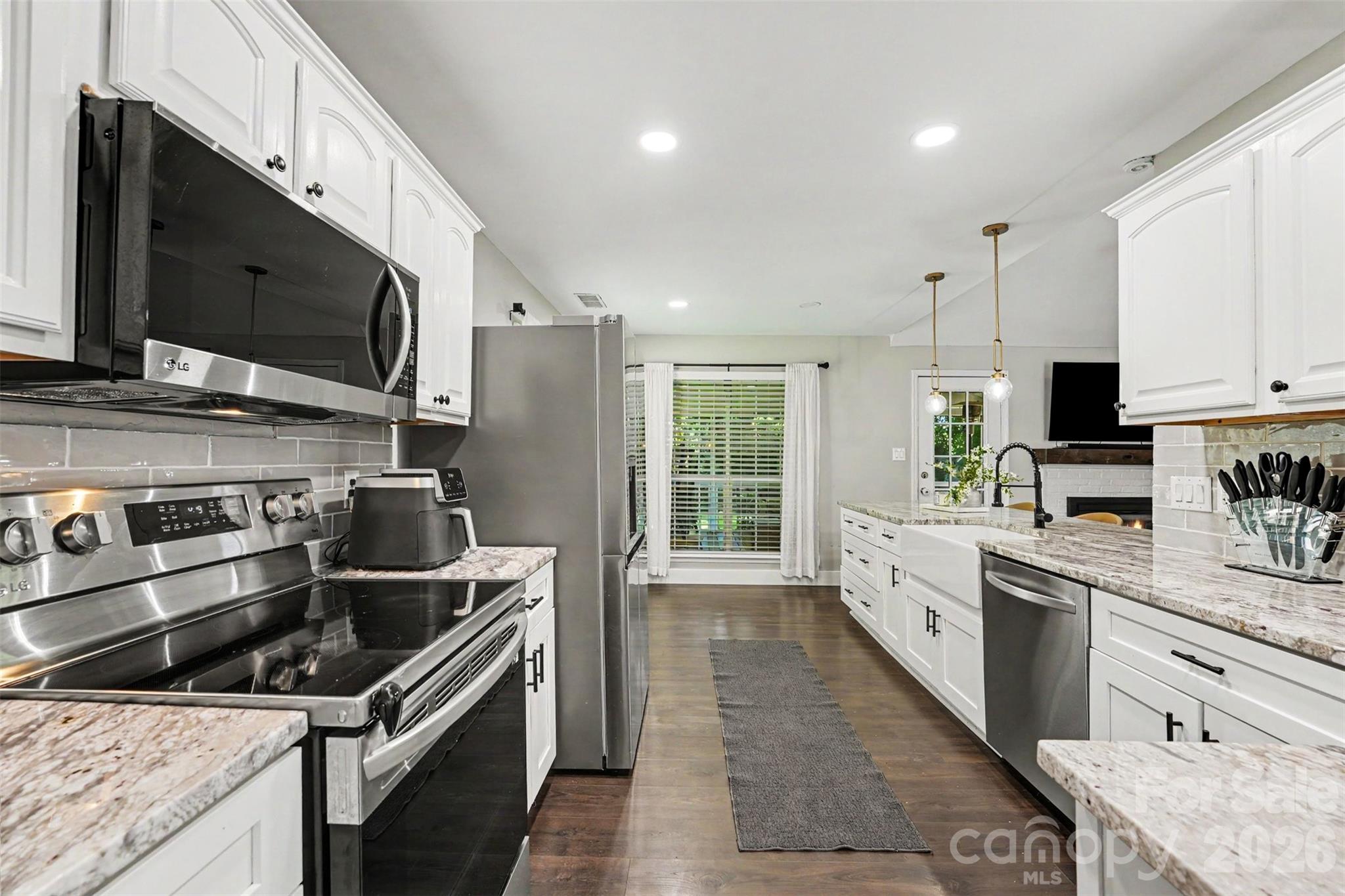 9111 Cedar River Road — Huntersville