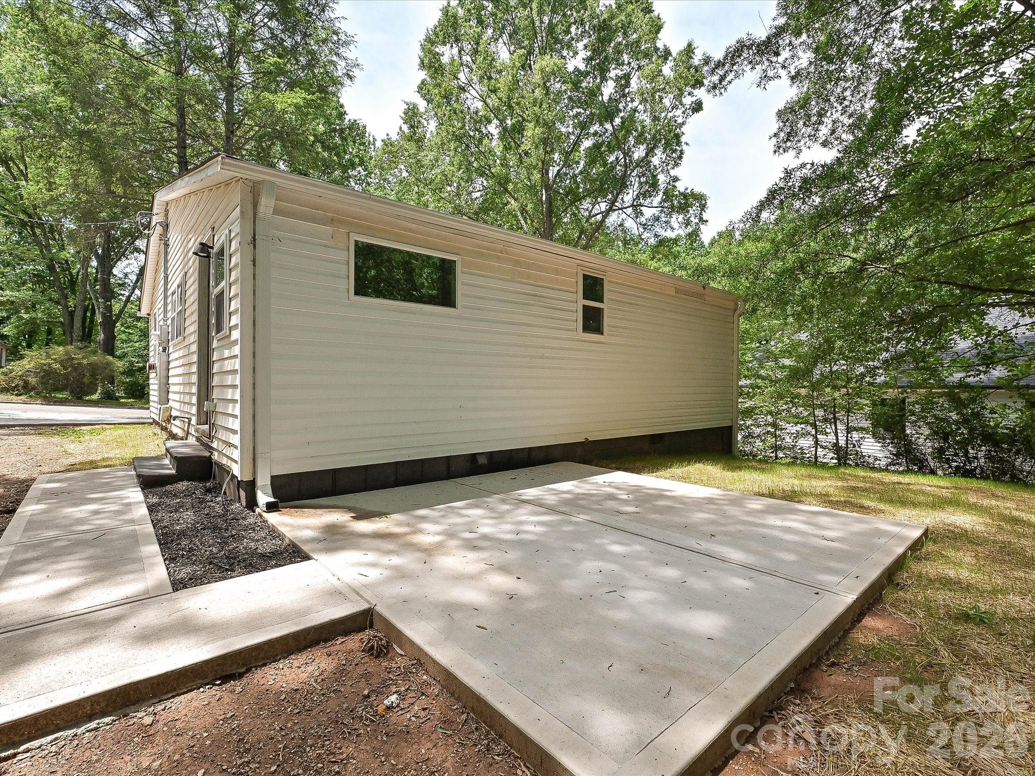1228 Wilmington Avenue — Statesville