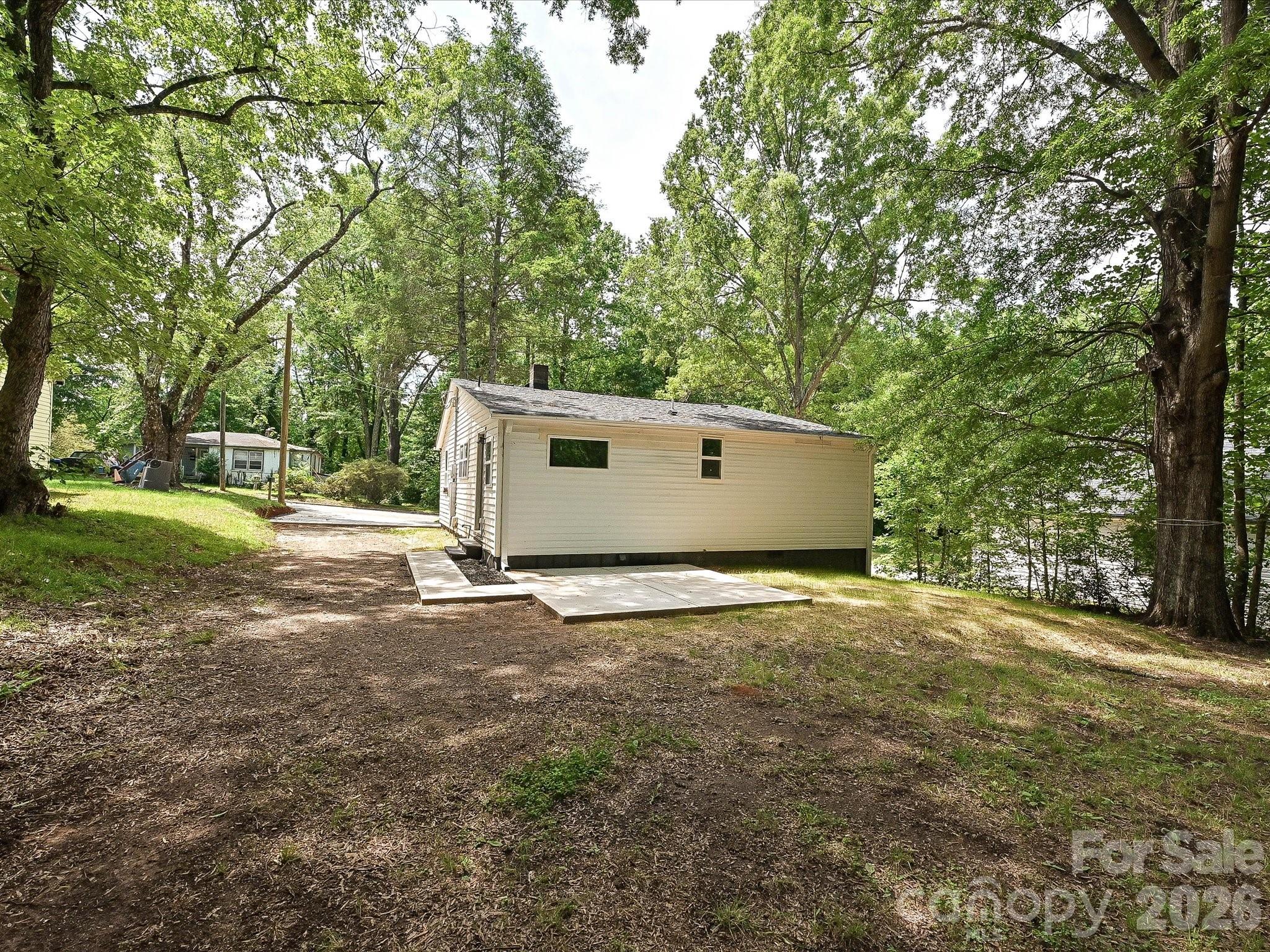 1228 Wilmington Avenue — Statesville