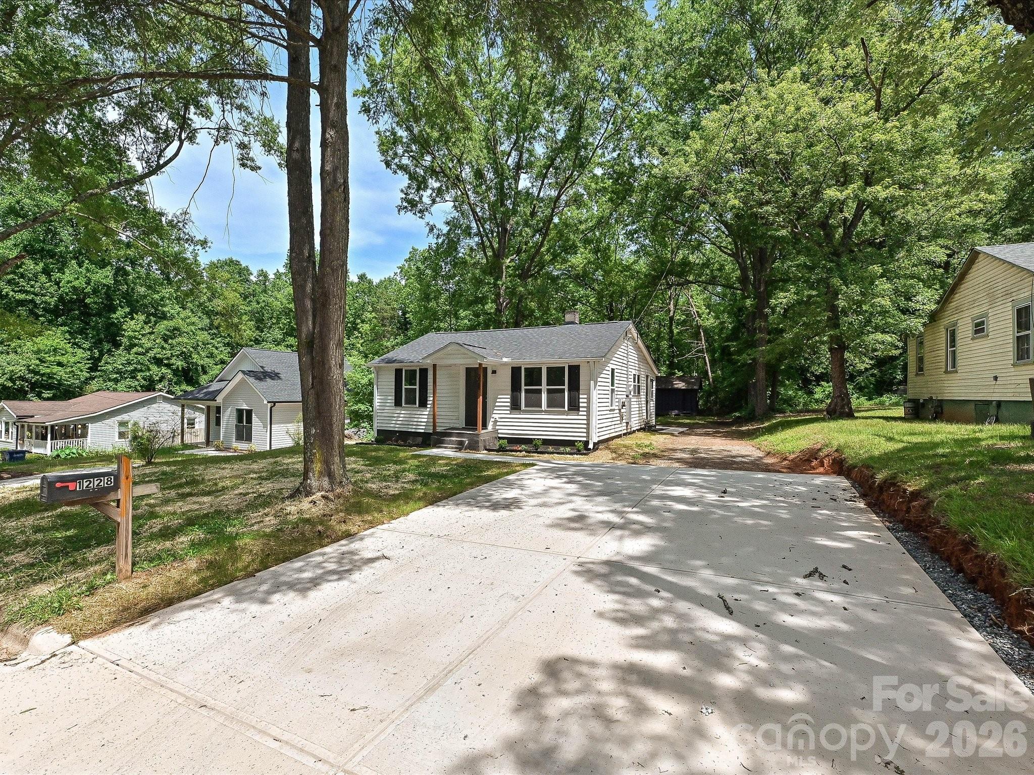 1228 Wilmington Avenue — Statesville